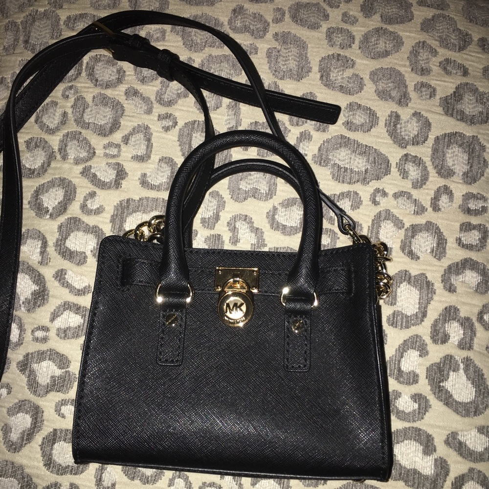 Michael Kors mini purse - Picture 1 of 2